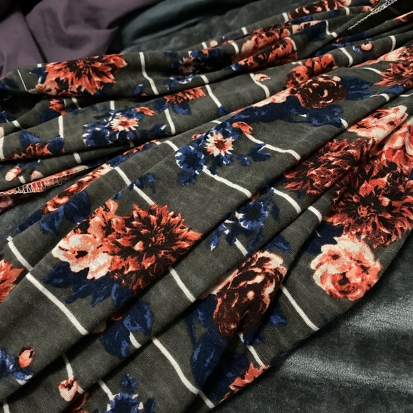 Torrid Scarf - Picture 2 of 3